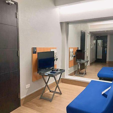 Selah Pods Hotel Manila Пасай Екстериор снимка