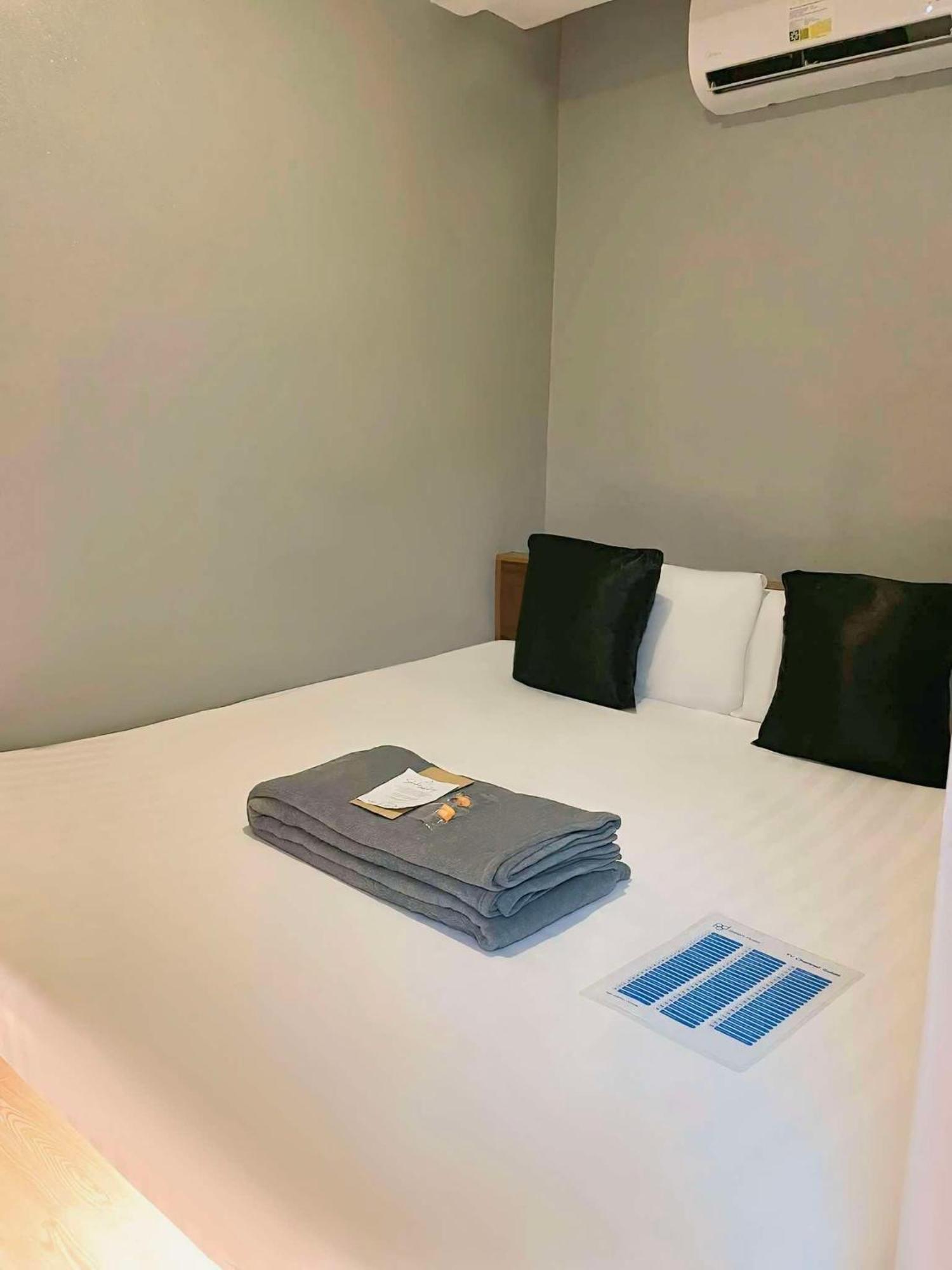 Selah Pods Hotel Manila Пасай Екстериор снимка