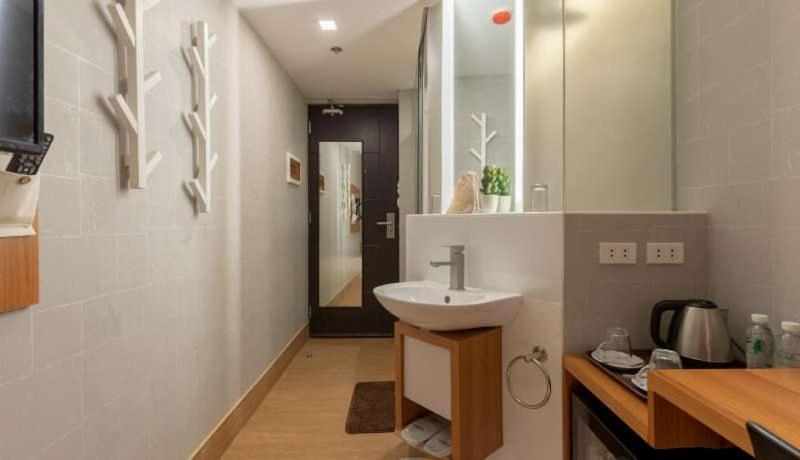 Selah Pods Hotel Manila Пасай Екстериор снимка