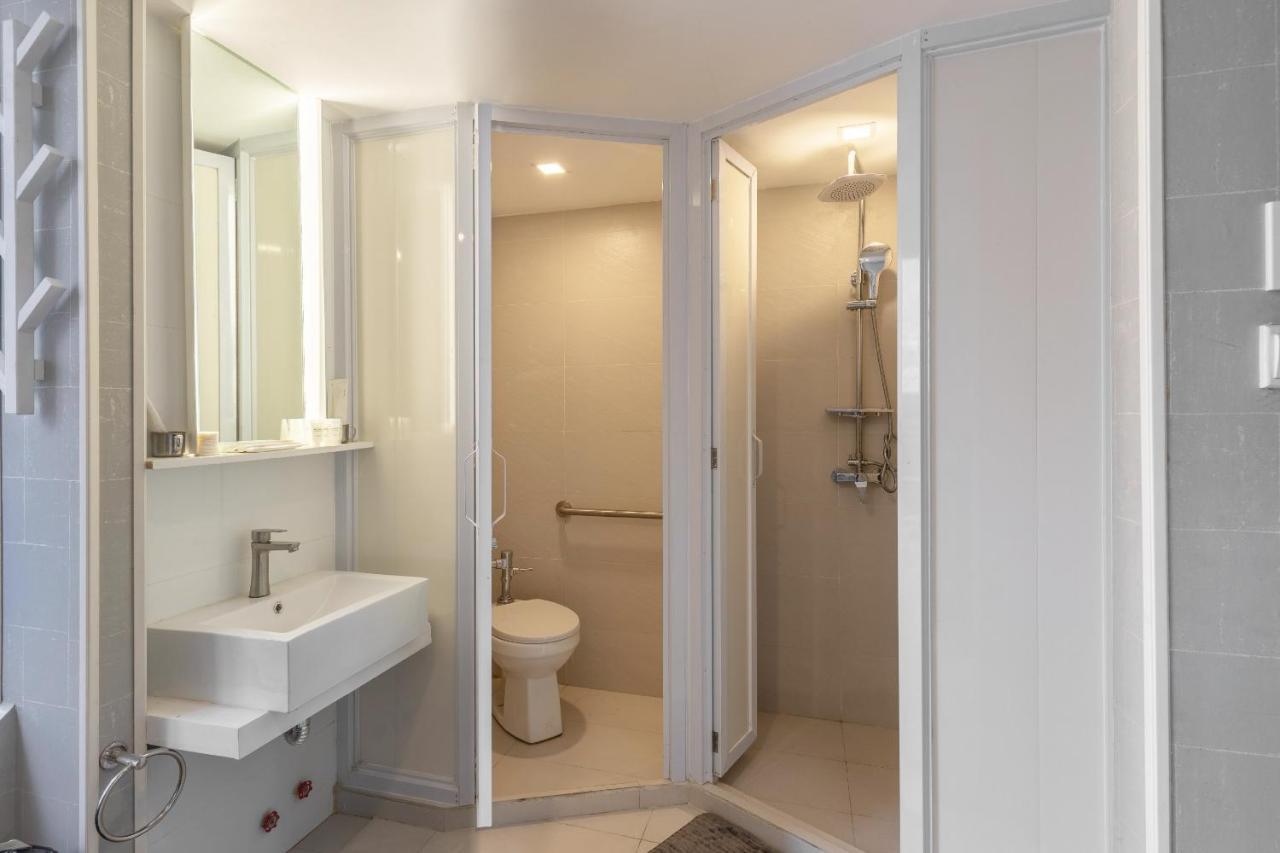 Selah Pods Hotel Manila Пасай Екстериор снимка