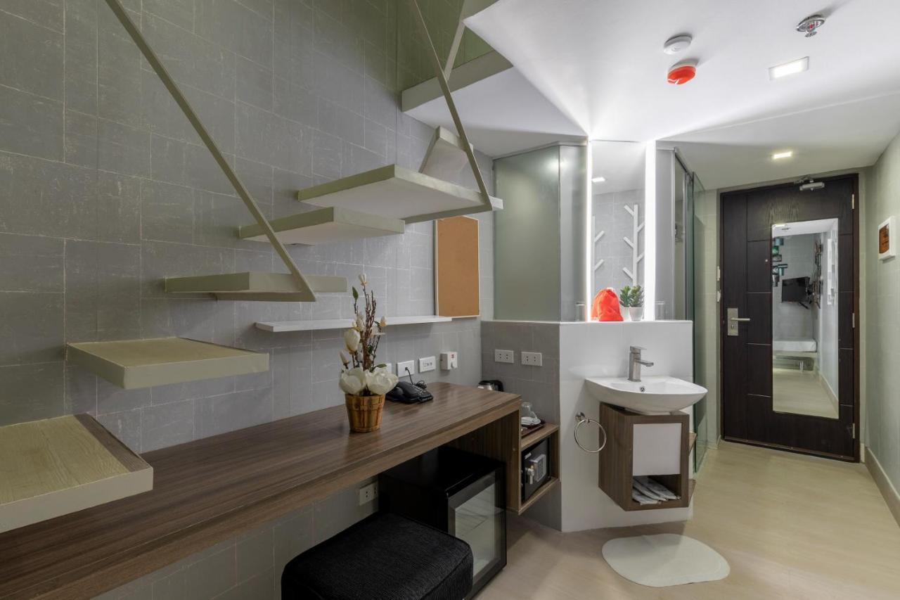 Selah Pods Hotel Manila Пасай Екстериор снимка