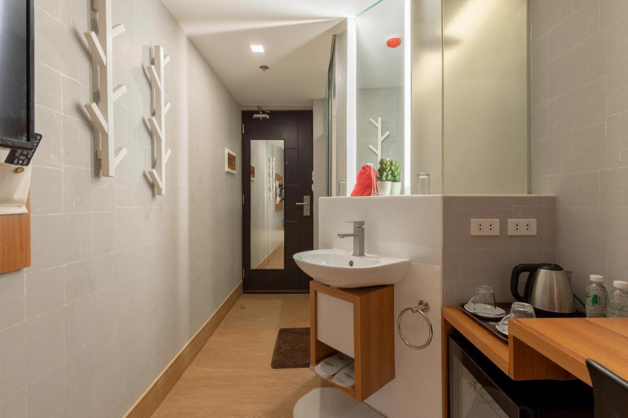 Selah Pods Hotel Manila Пасай Екстериор снимка